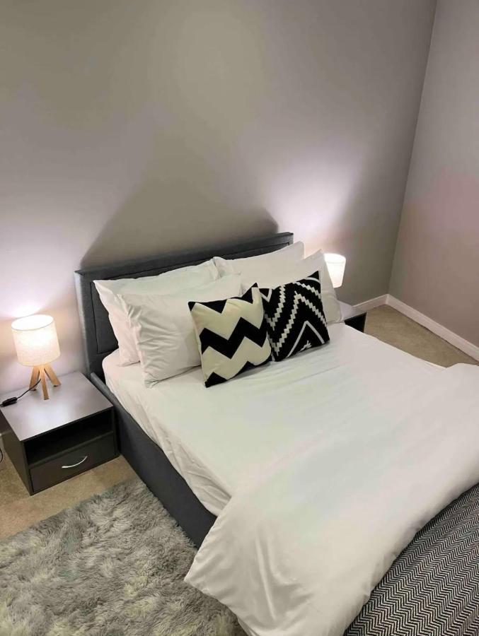 Modern Room Homestay In Apartment With Private Bathroom كرويدون المظهر الخارجي الصورة